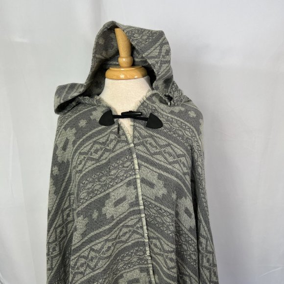 Massini Blanket Poncho Sz One Size Hooded Gray Grey Fringe - Picture 3 of 8